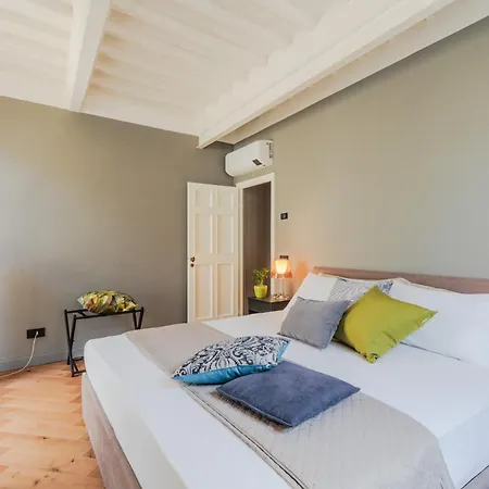 Casa Grey, 2 Bedrooms 2 Bathrooms Apartment Lucca